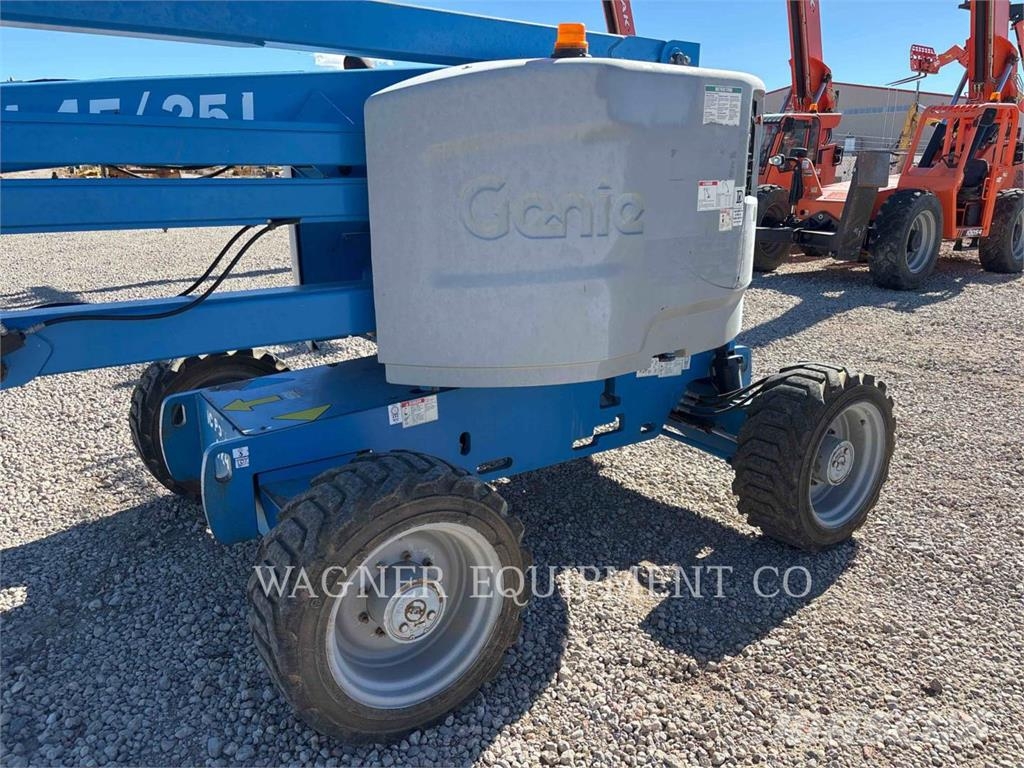 Genie Z4525J Коленчатые подъемники