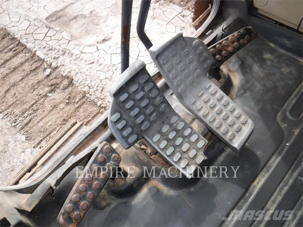 Hitachi ZX135US-3 Crawler excavators