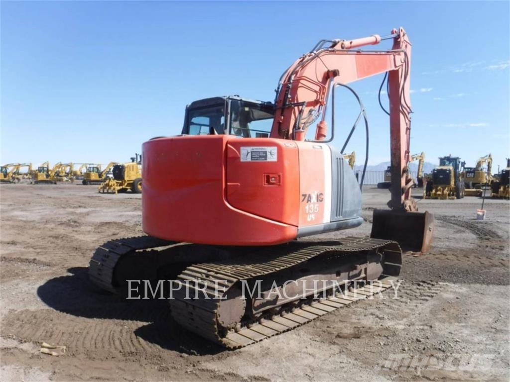 Hitachi ZX135US-3 Gravemaskiner på larvebånd