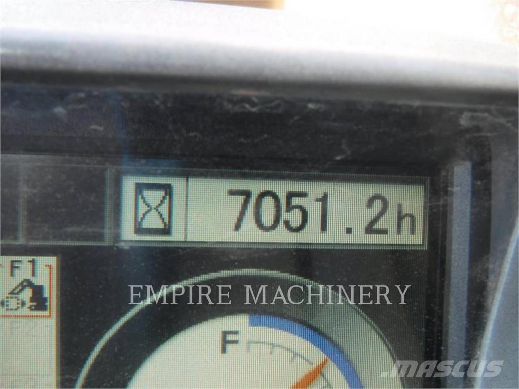 Hitachi ZX135US-3 Gravemaskiner på larvebånd