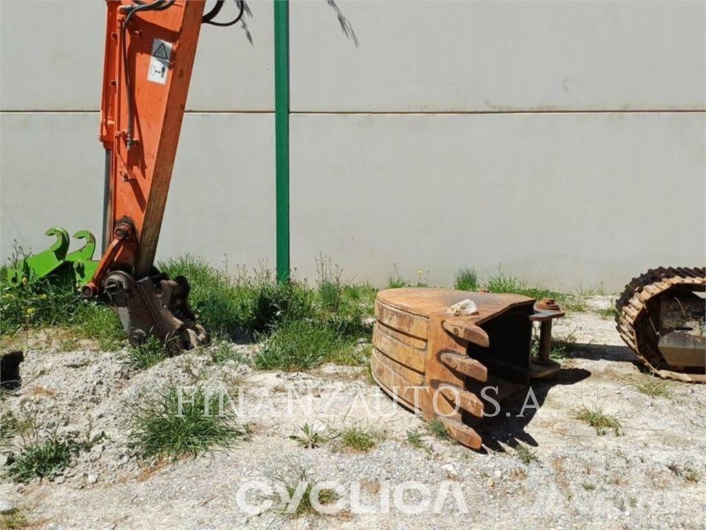 Hitachi ZX225 Rupsgraafmachines