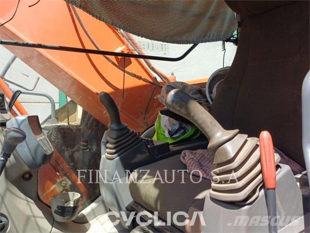 Hitachi ZX225 Rupsgraafmachines