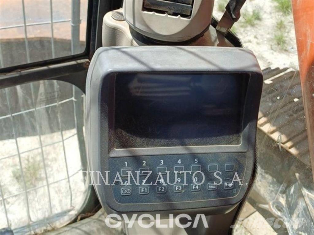 Hitachi ZX225 Rupsgraafmachines