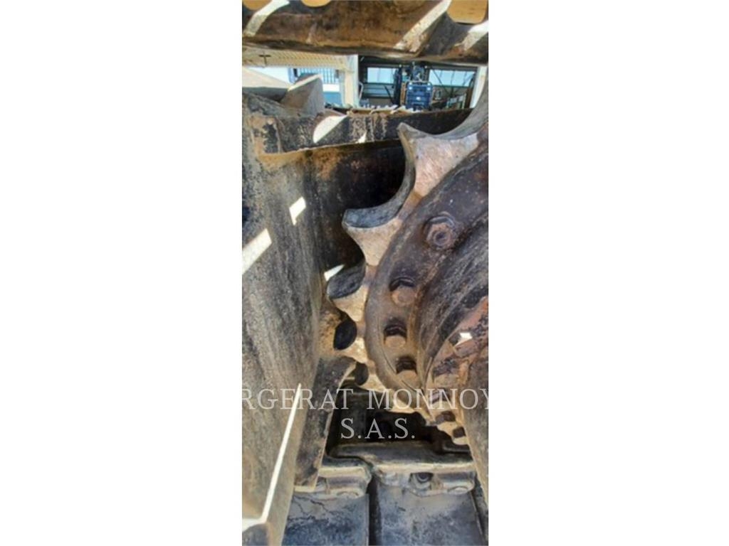 Hitachi ZX225 Lánctalpas kotrók