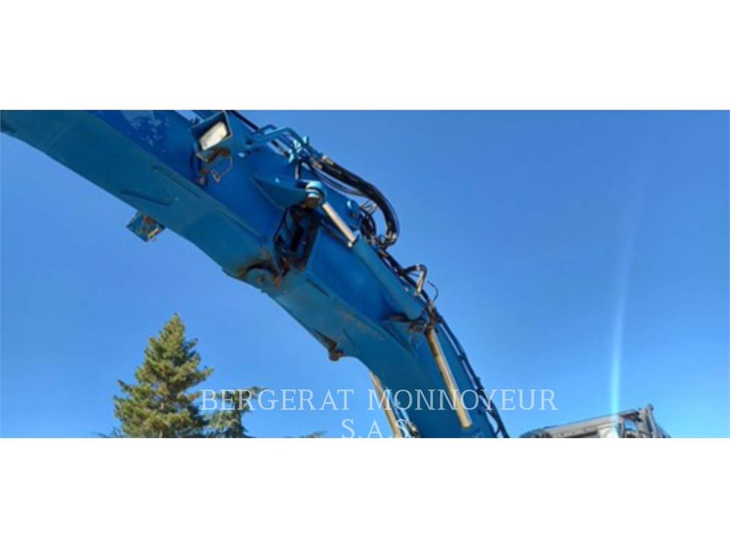 Hitachi ZX225 Lánctalpas kotrók