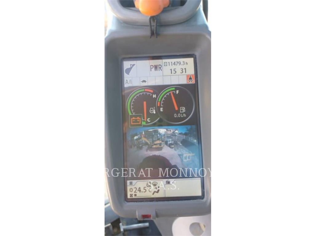 Hitachi ZX225 Lánctalpas kotrók
