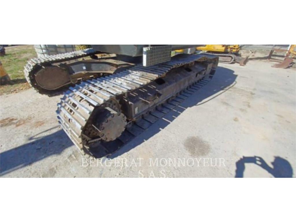 Hitachi ZX225 Lánctalpas kotrók
