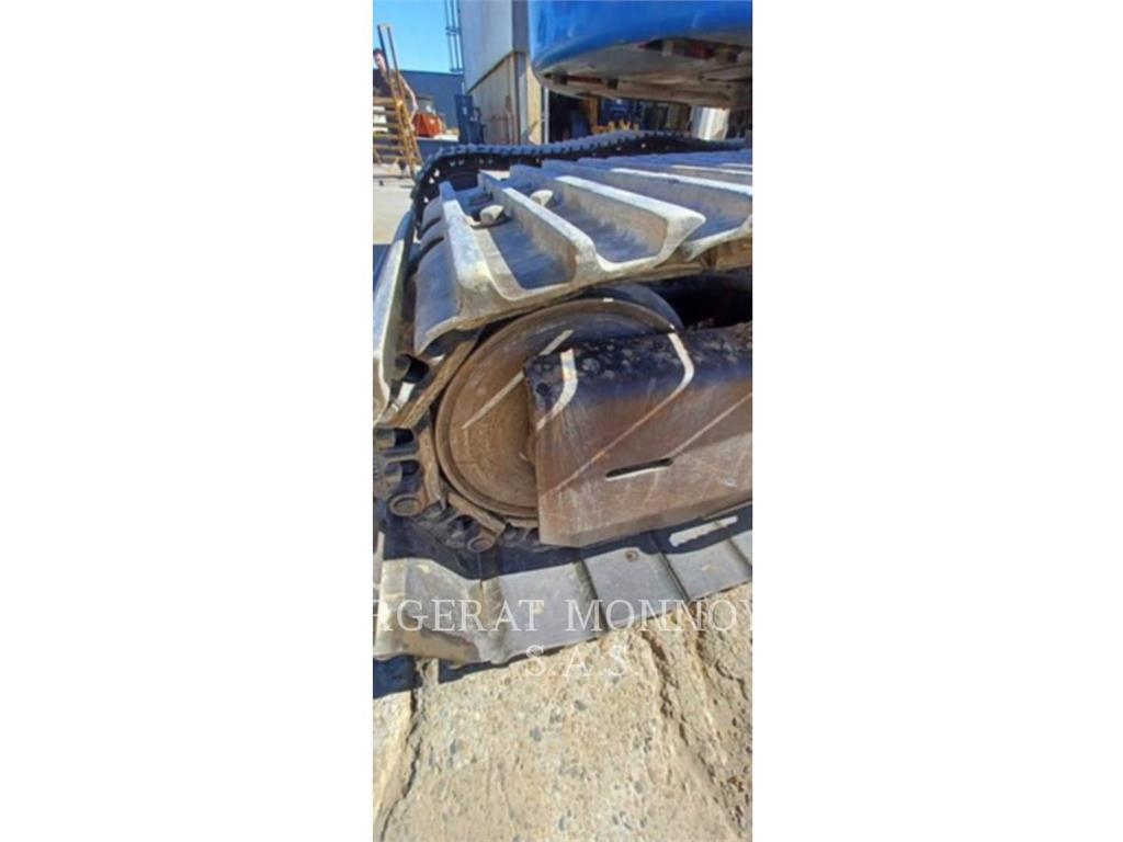Hitachi ZX225 Lánctalpas kotrók