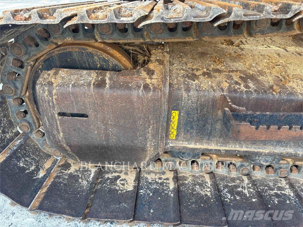 Hitachi ZX225USLC / SHINN Kāpurķēžu ekskavatori