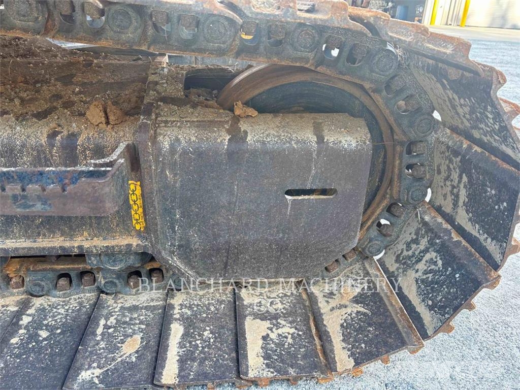 Hitachi ZX225USLC / SHINN Kāpurķēžu ekskavatori