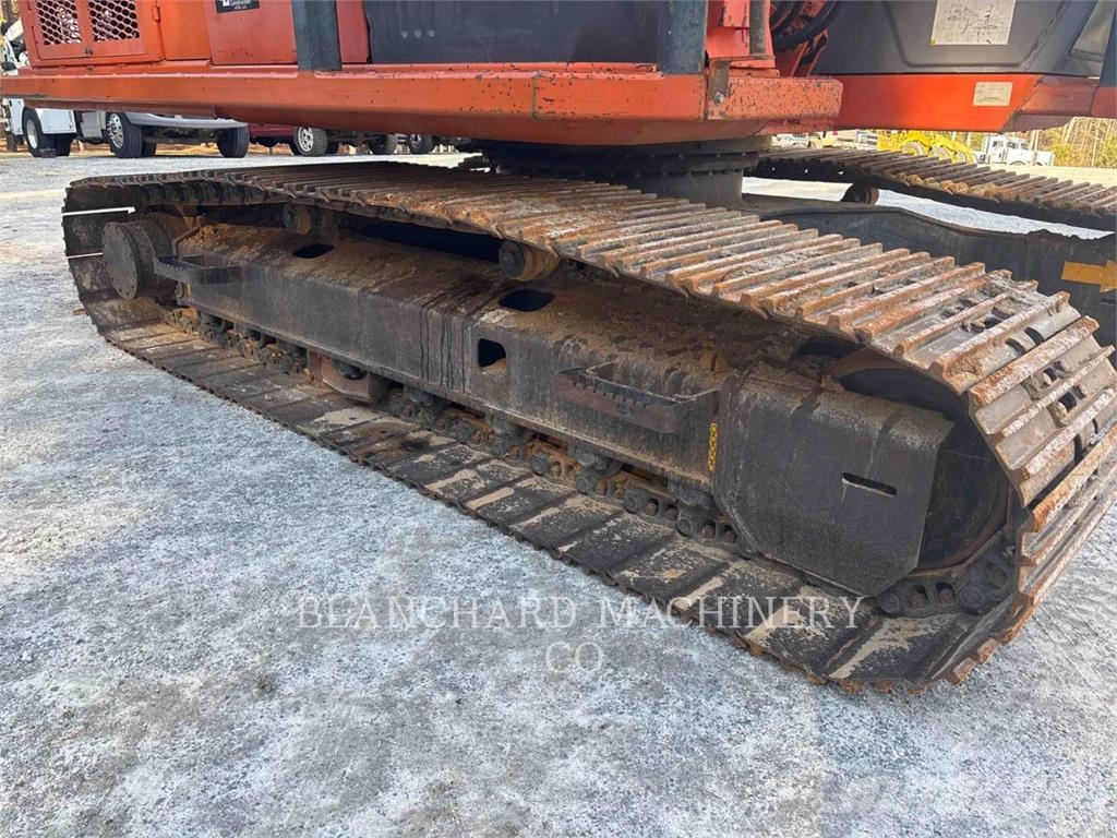 Hitachi ZX225USLC / SHINN Kāpurķēžu ekskavatori