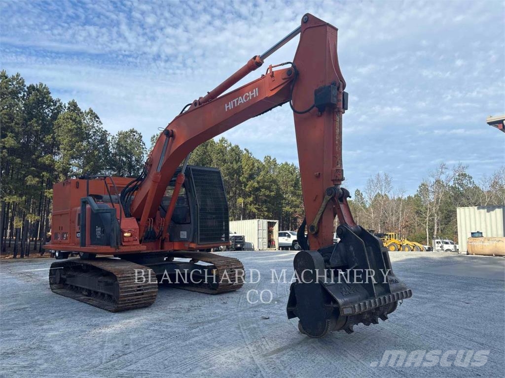 Hitachi ZX225USLC / SHINN Kāpurķēžu ekskavatori