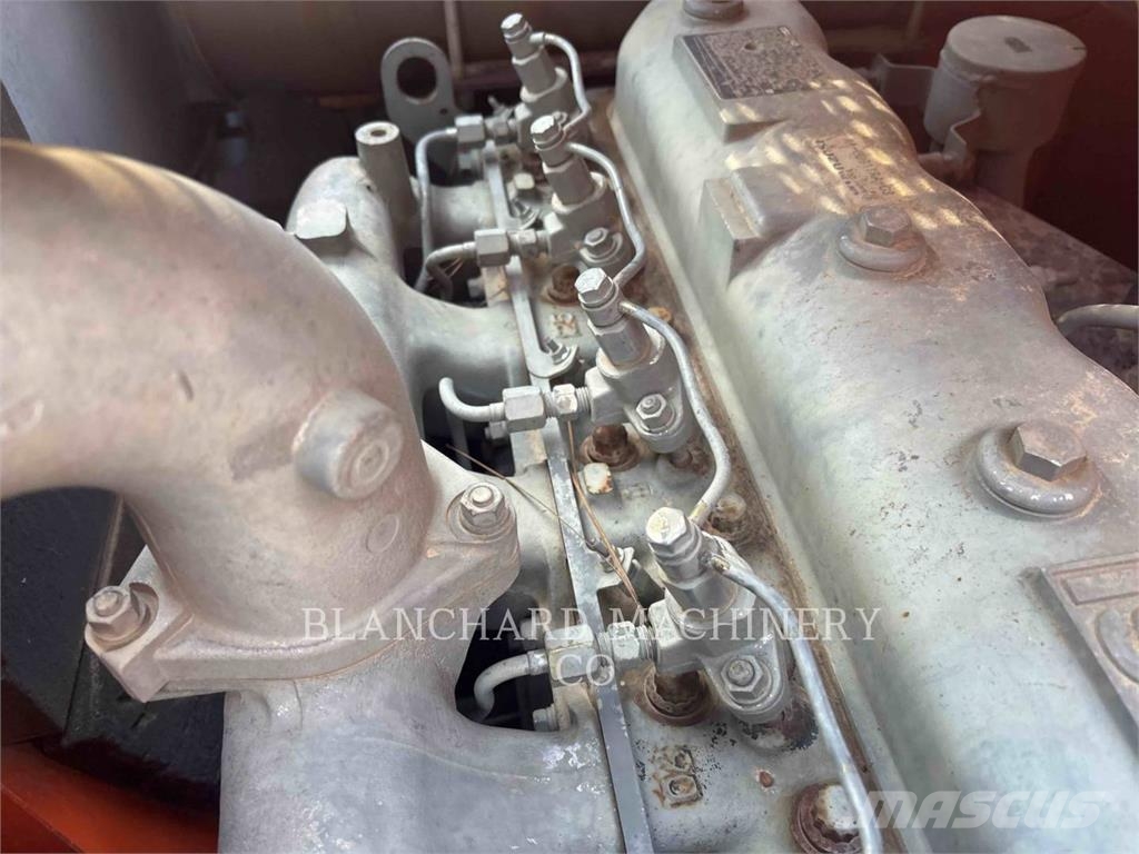Hitachi ZX225USLC / SHINN Kāpurķēžu ekskavatori