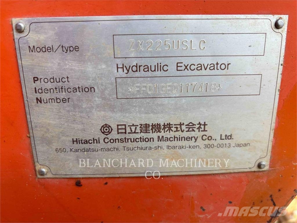 Hitachi ZX225USLC / SHINN Kāpurķēžu ekskavatori