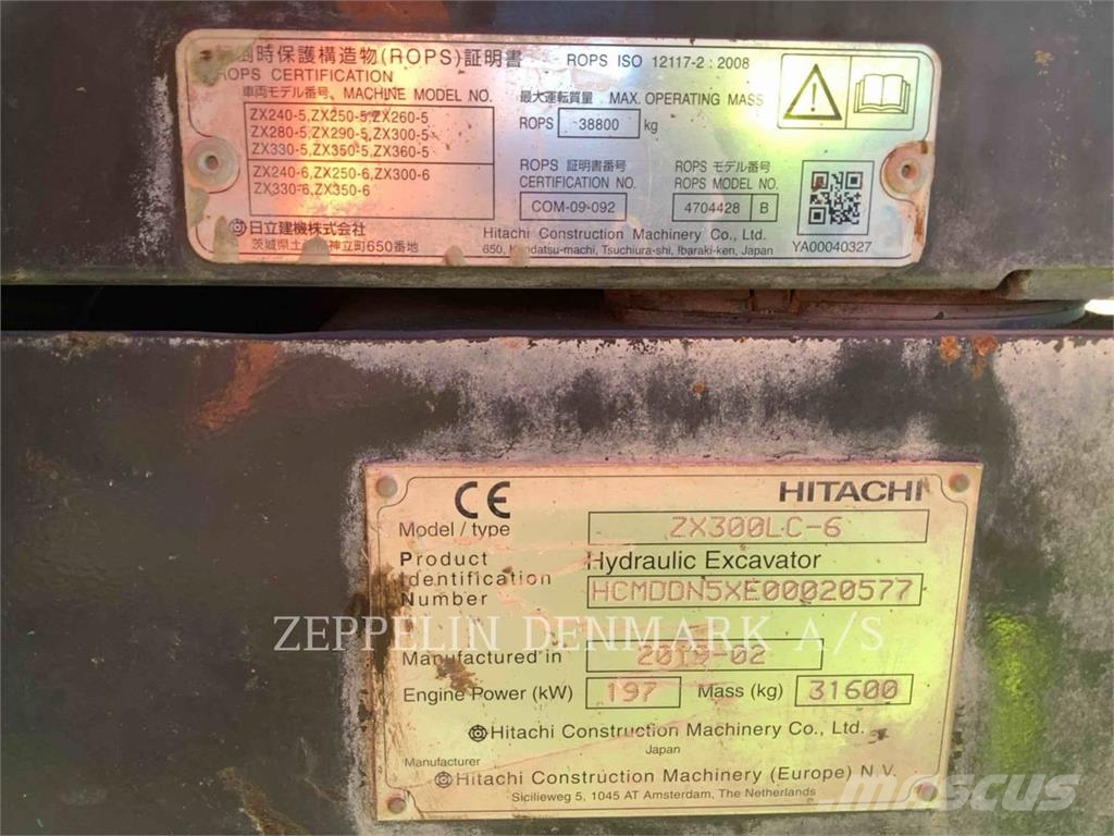 Hitachi ZX300LC6 Escavatori cingolati