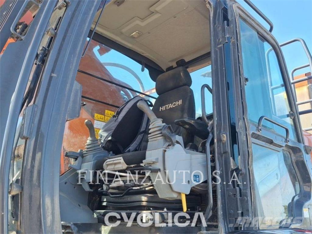 Hitachi ZX530 Kāpurķēžu ekskavatori