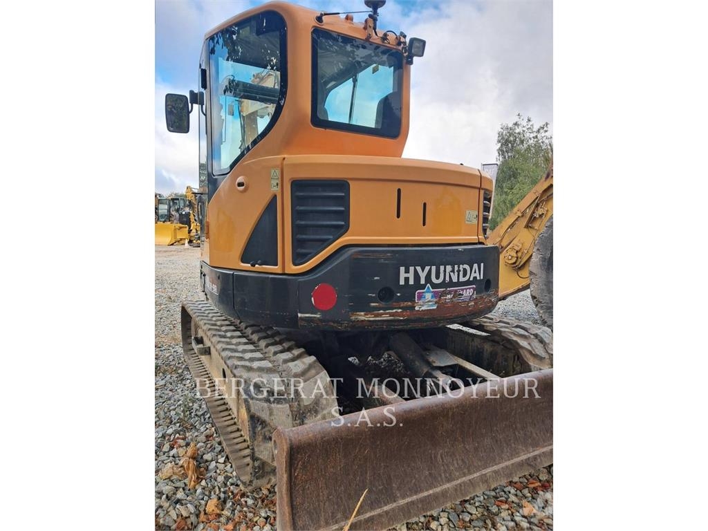 Hyundai R80CR.9 حفارات صغيرة أقل من 7 طن (حفارات صغيرة)