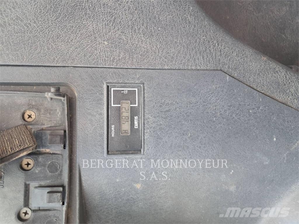 Hyundai R80CR.9 حفارات صغيرة أقل من 7 طن (حفارات صغيرة)