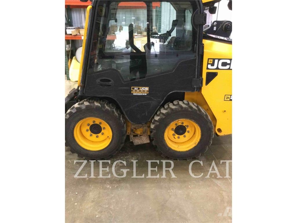 JCB 215_LQ Krautuvai su šoniniu pasukimu