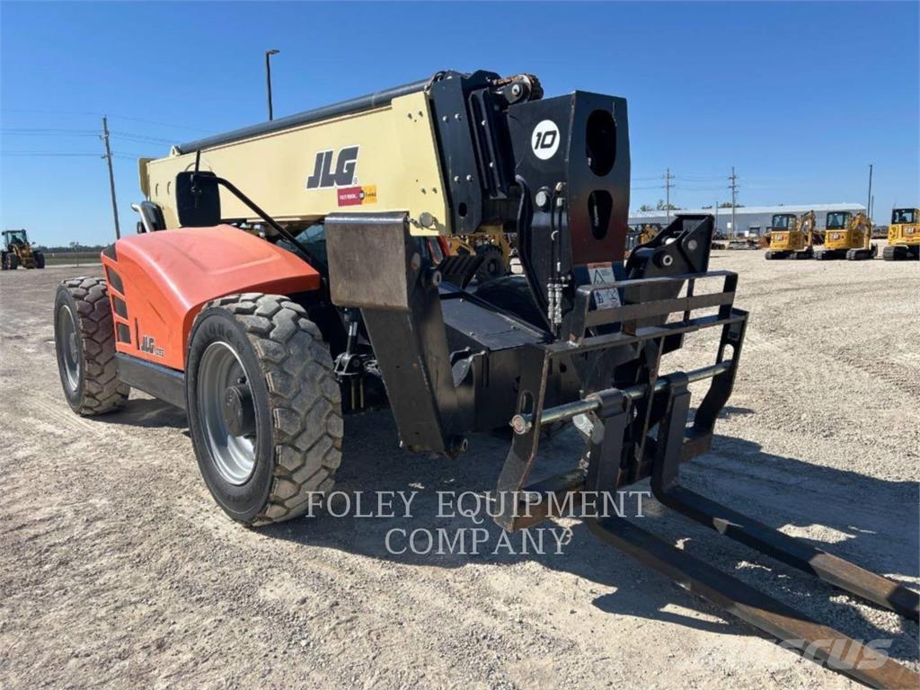 JLG 1055C 伸縮臂操作車