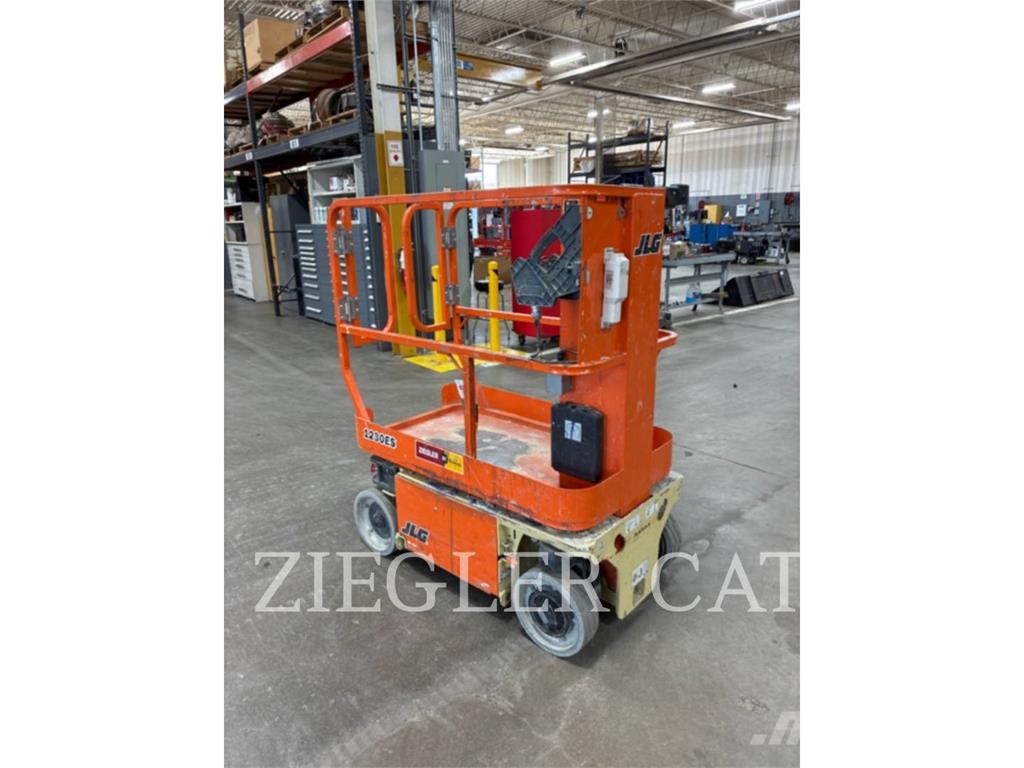 JLG 1230ES Ножничные подъемники