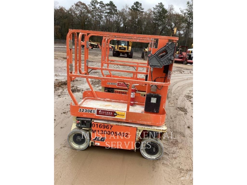 JLG 1230ES 剪叉式升降机