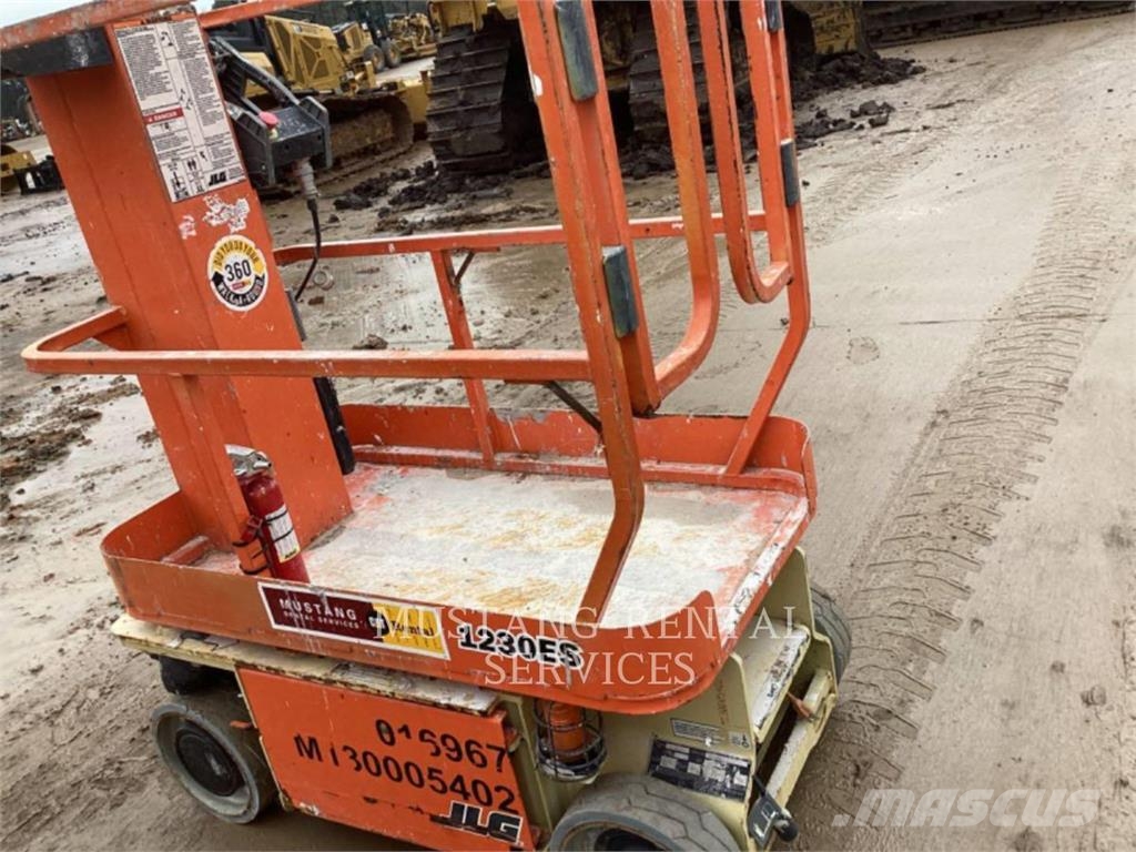 JLG 1230ES 剪叉式升降机
