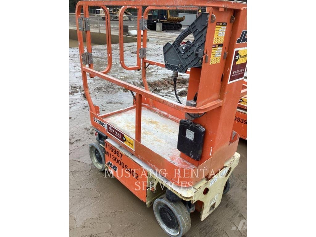 JLG 1230ES 剪叉式升降机