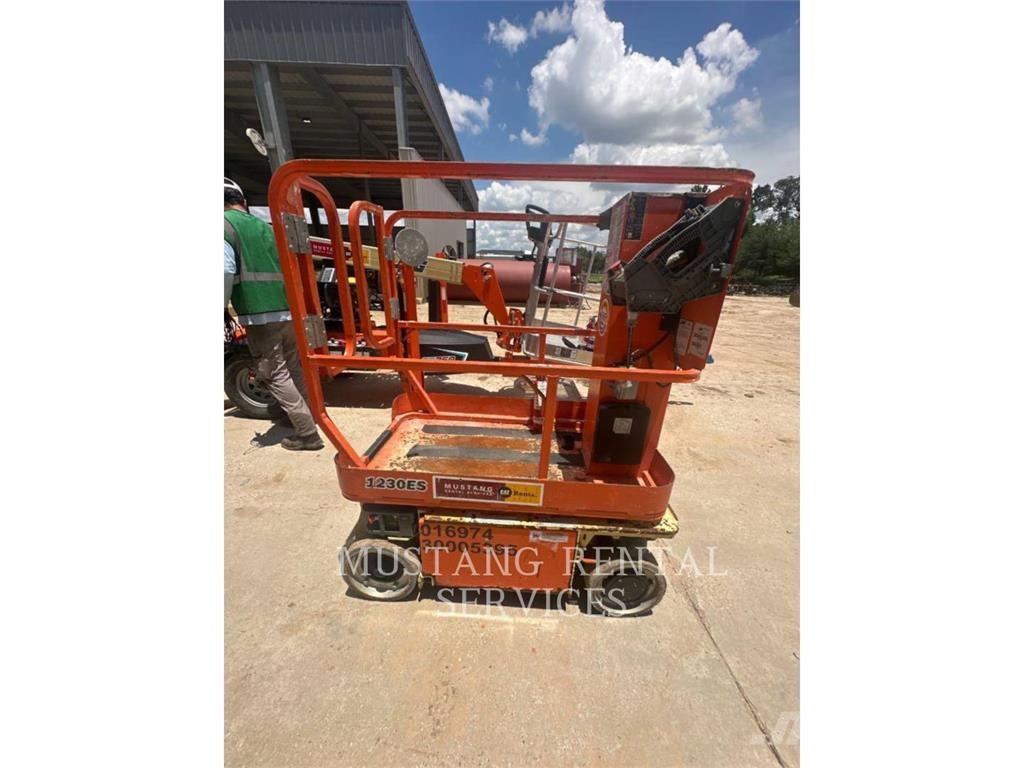 JLG 1230ES 剪叉式升降机