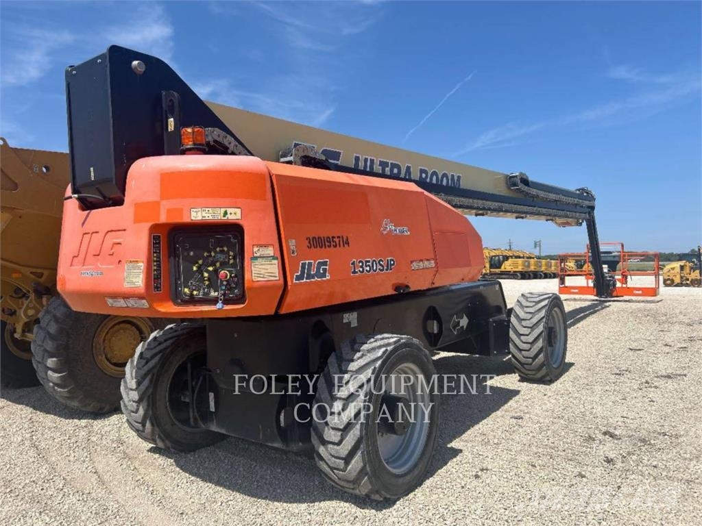 JLG 1350SJPR 曲臂高空作業車