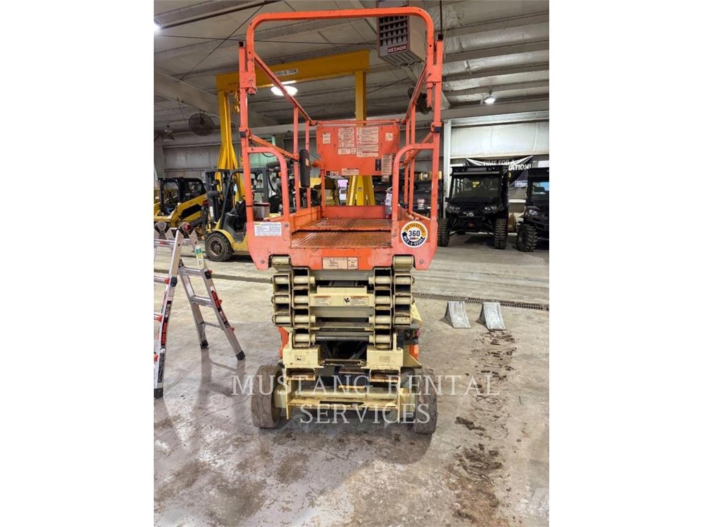 JLG 2646ES 剪叉式升降机