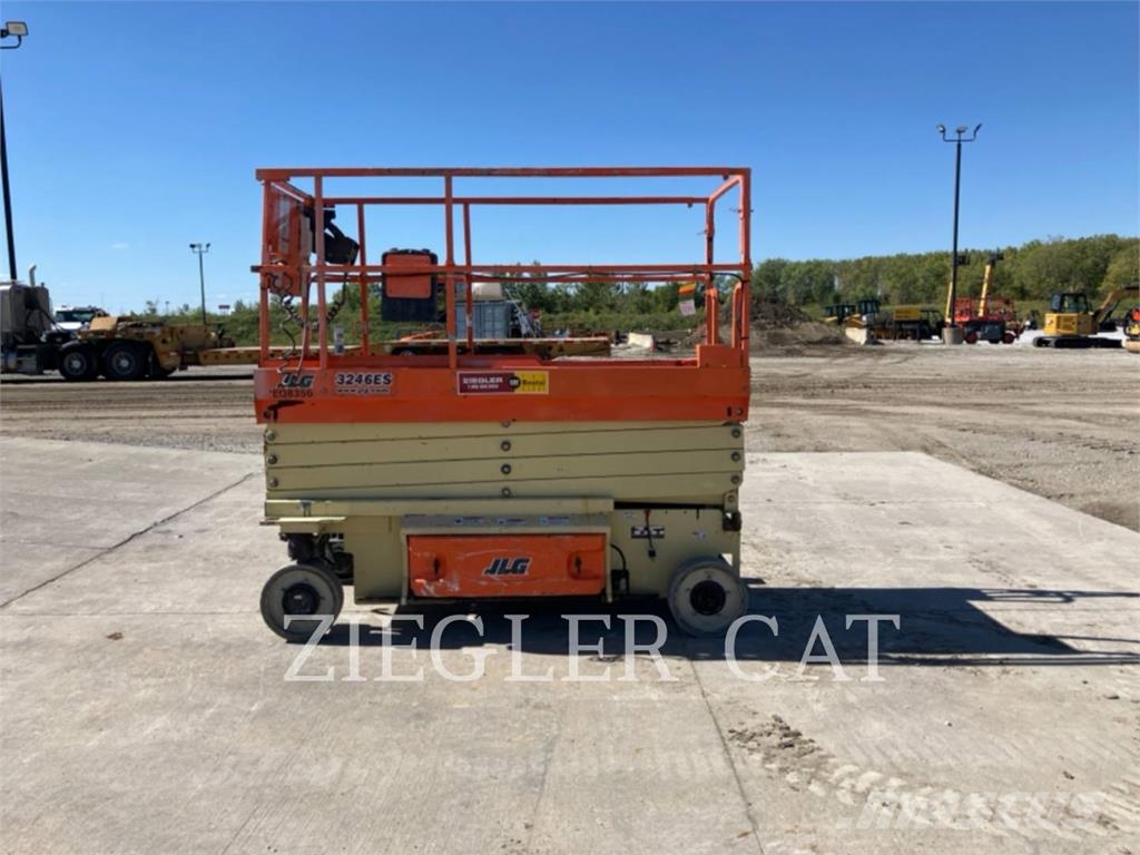 JLG 3246ES Schaarhoogwerkers
