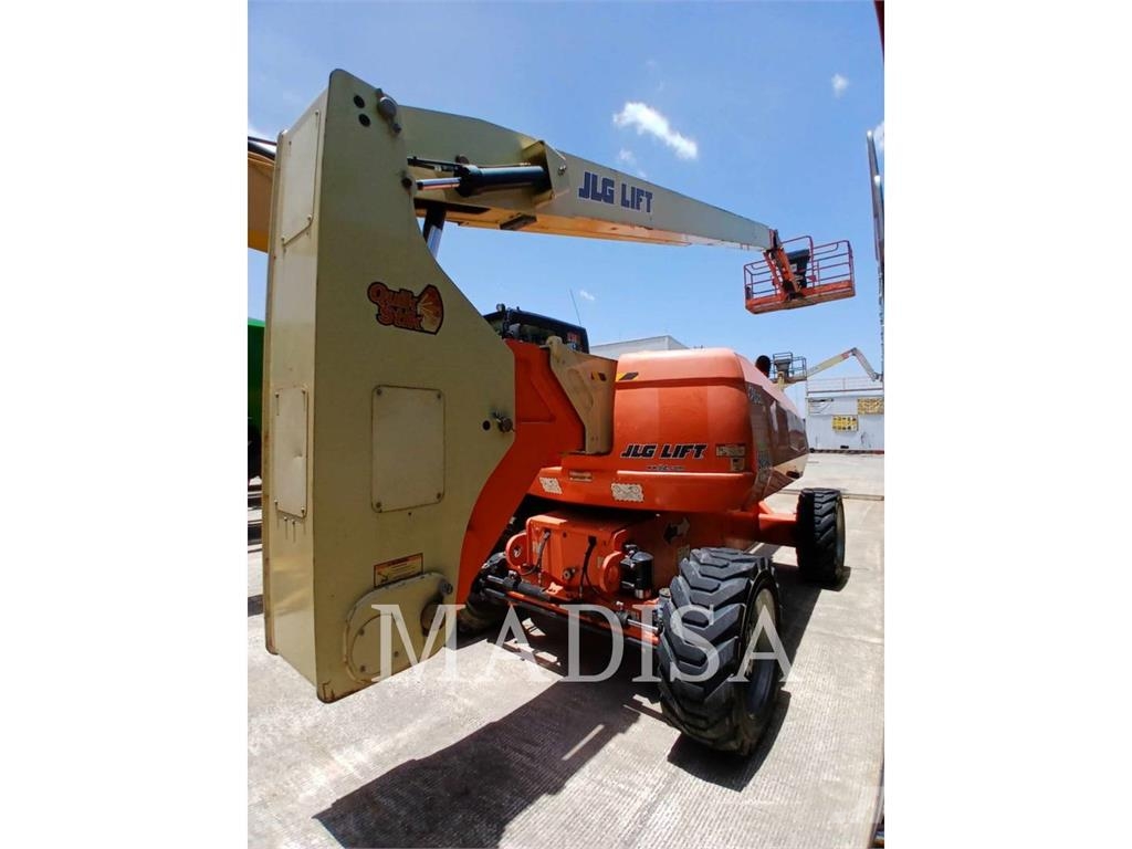 JLG 800 AJ Articulated boom lifts