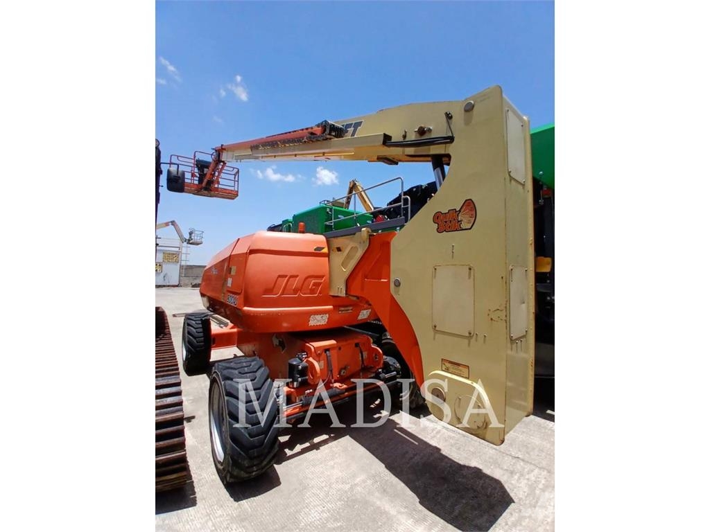 JLG 800 AJ Articulated boom lifts