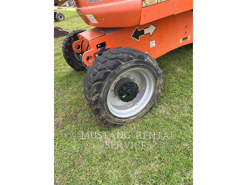 JLG 800AJ رافعات سلة مفصلية