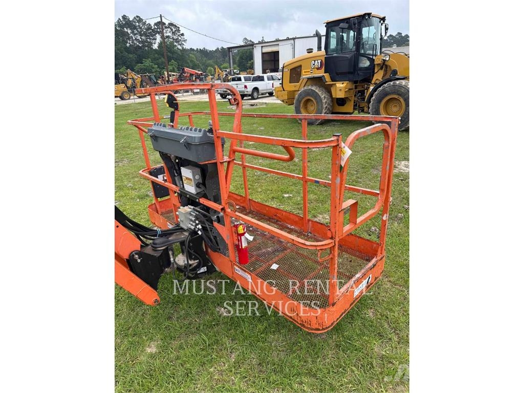 JLG 800AJ رافعات سلة مفصلية