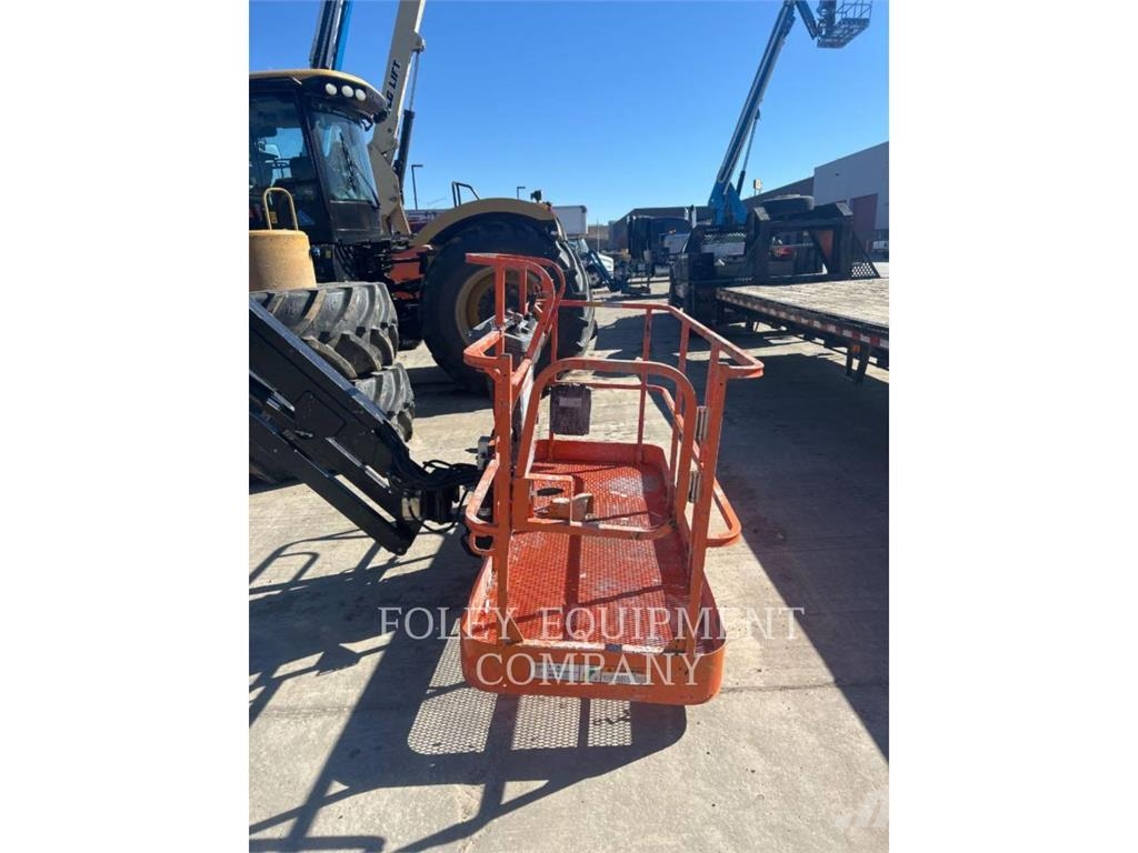 JLG 860SJD4WR Plataformas con brazo de elevación manual
