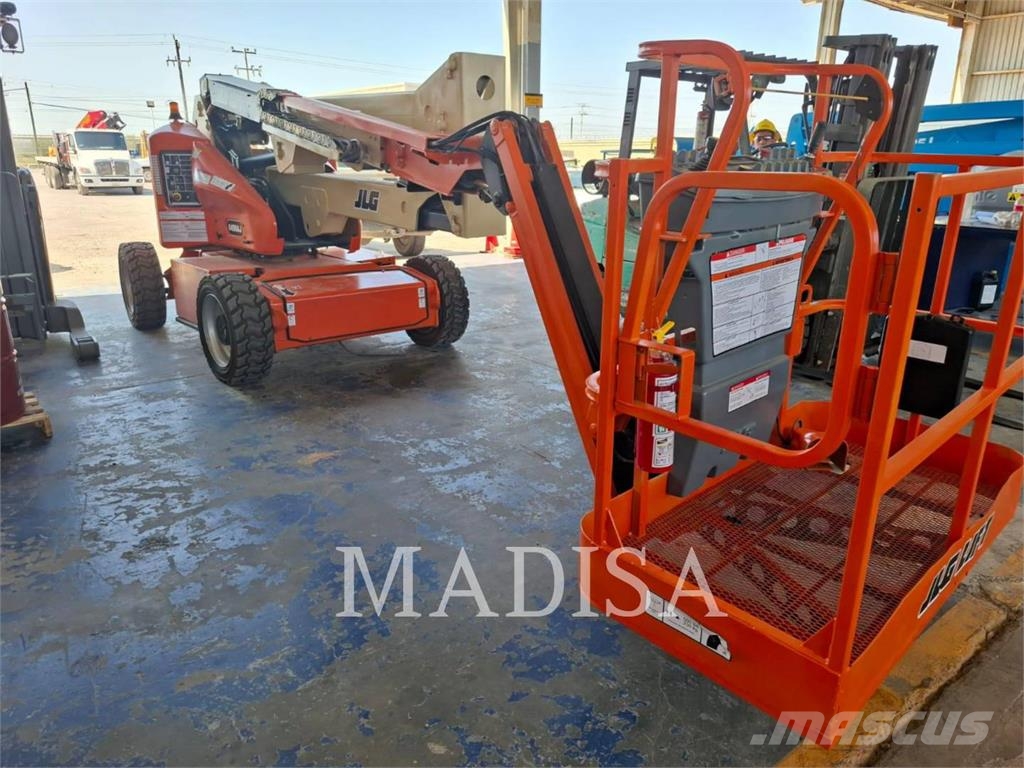 JLG E450AJ Plataforma de trabajo articulada