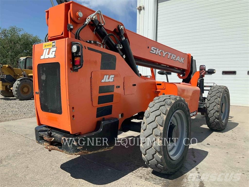 JLG MATERIAL HANDLING DIV. 8042 Montacargas - otros