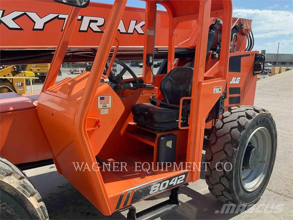 JLG MATERIAL HANDLING DIV. 8042 Montacargas - otros
