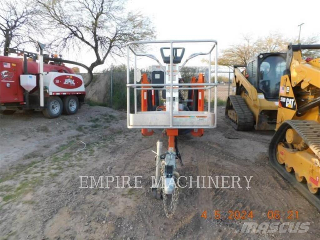 JLG T350 Articulated boom lifts