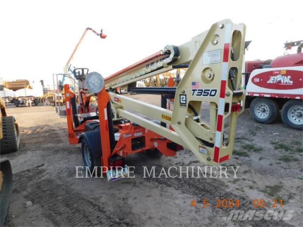 JLG T350 Articulated boom lifts