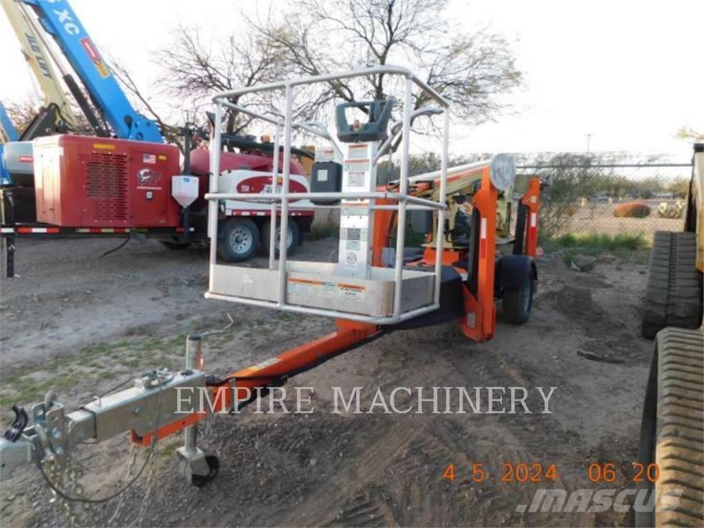 JLG T350 Articulated boom lifts