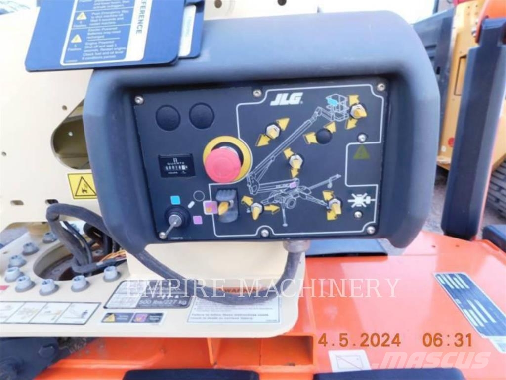 JLG T350 Articulated boom lifts