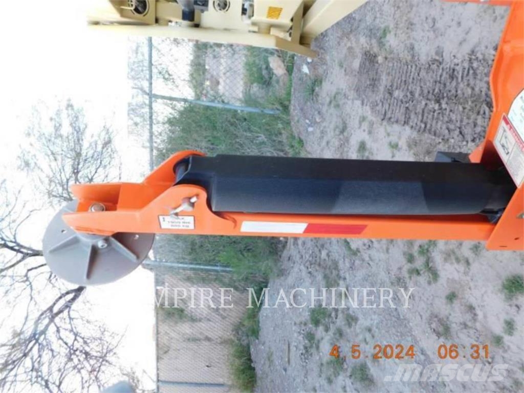 JLG T350 Articulated boom lifts