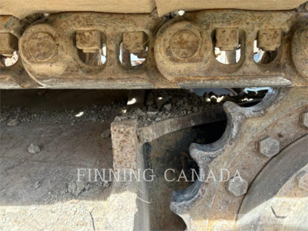 John Deere 200D Crawler excavators