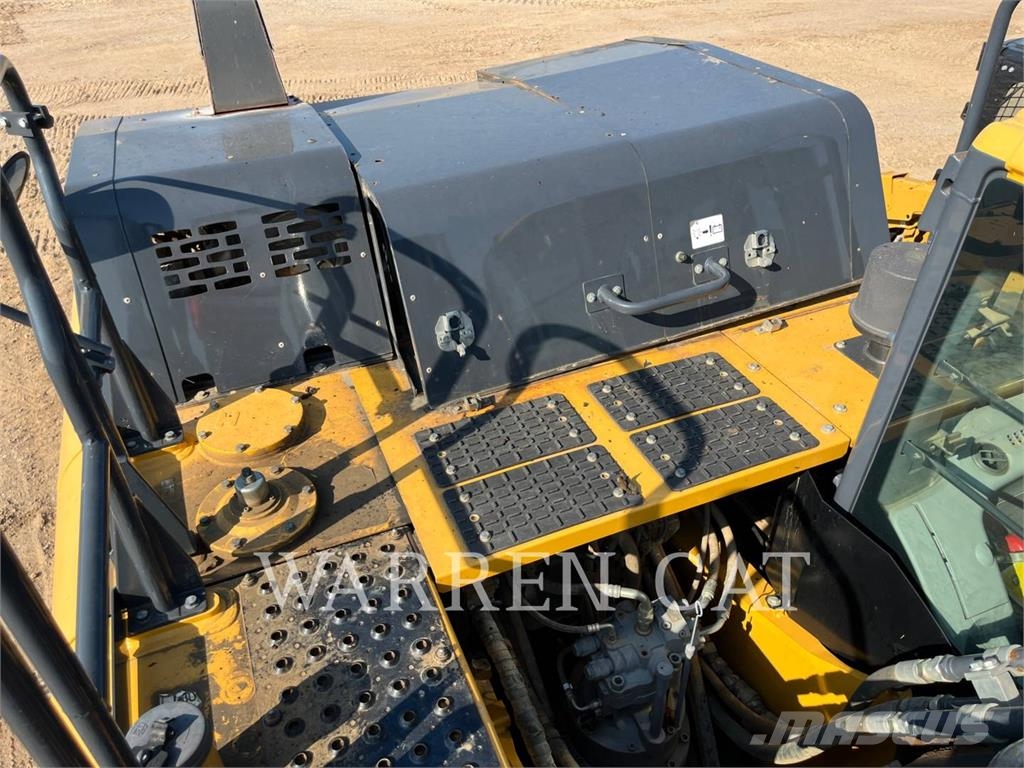 John Deere 210 لوادر ذات جرافات عكسية