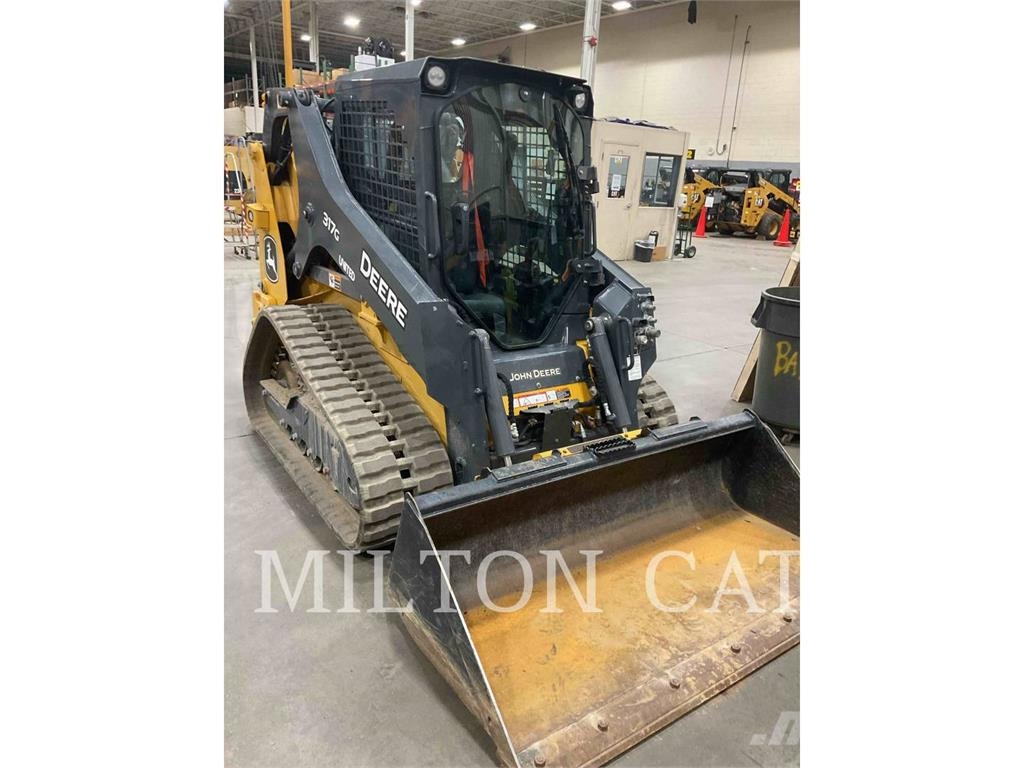 John Deere 317G 滑移轉向裝載機