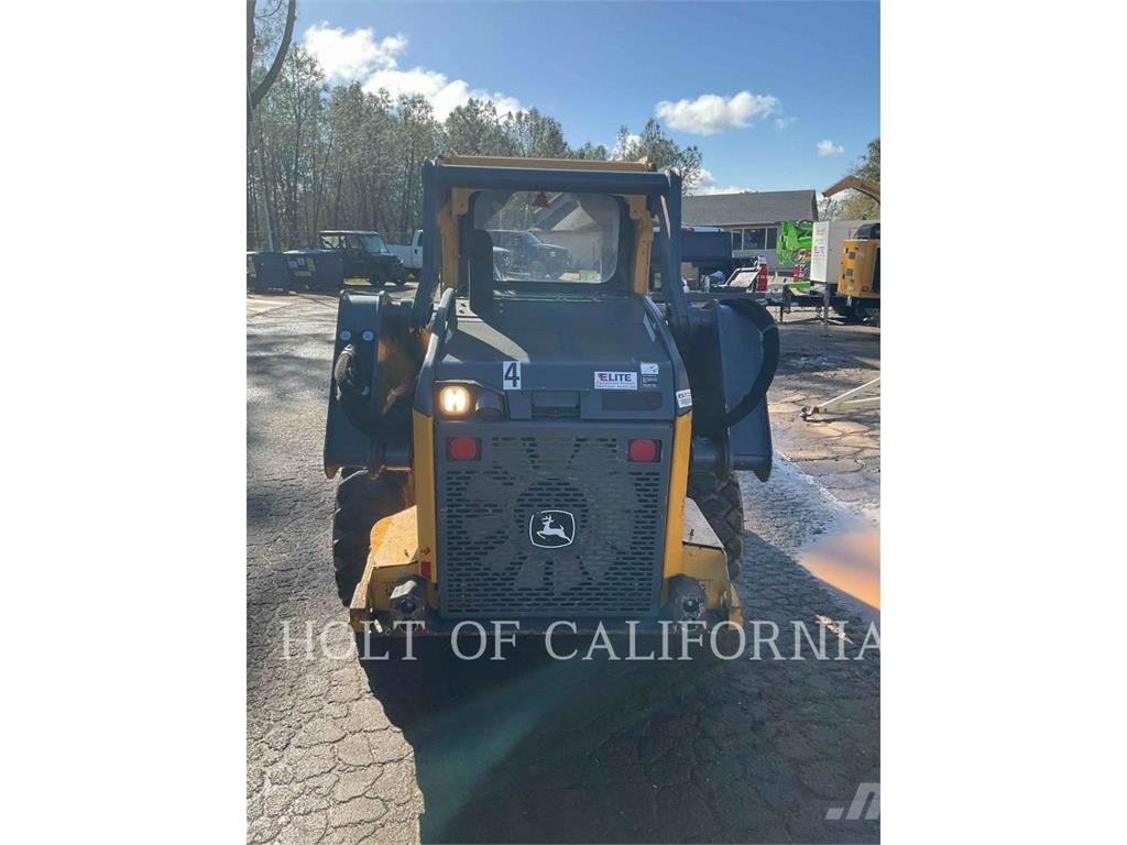 John Deere 324G Φορτωτάκια