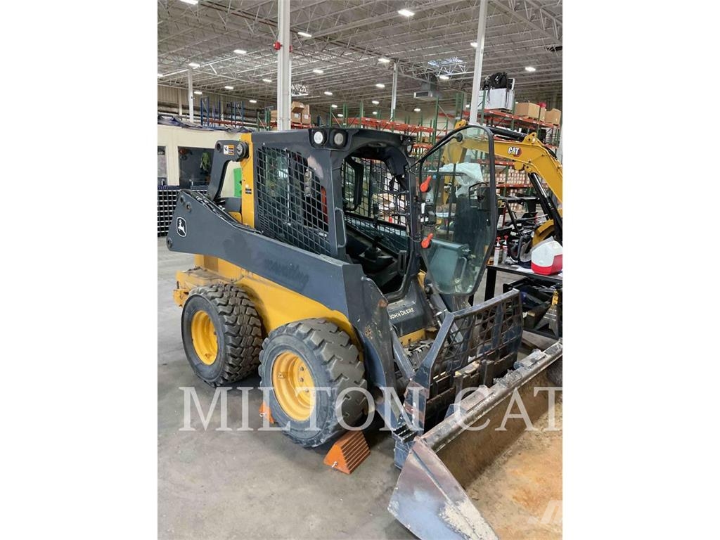 John Deere 324G Lietoti riteņu kompaktiekrāvēji